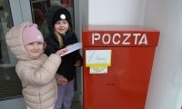 11.04.2025 poczta Wielkanocne kartki wysyłamy Gr. Zaj 1