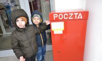 11.04.2025 poczta Wielkanocne kartki wysyłamy Gr. Zaj 1