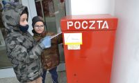 11.04.2025 poczta Wielkanocne kartki wysyłamy Gr. Zaj 1