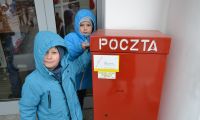 11.04.2025 poczta Wielkanocne kartki wysyłamy Gr. Zaj 1