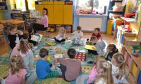 18.02.2025 r. Spotkanie z Panią z Biblioteki w gr. Sarenki i Zajączki 1