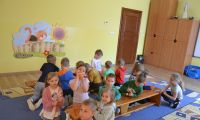 28.04.2025 Gr. Niedźwiadki warsztaty zabawki z dawnych czasów 1
