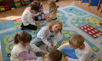 Zajęcia czytelnicze z Pania Urszulą GR. Zajączki 1