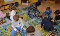 Zajęcia czytelnicze z Pania Urszulą GR. Zajączki 1