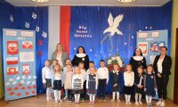 Szkoła do Hymnu